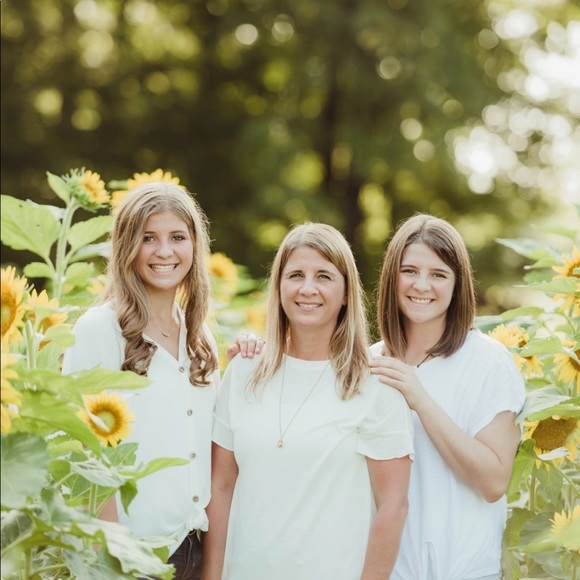 Meet your Posher, Breanna - Picture 1 of 1